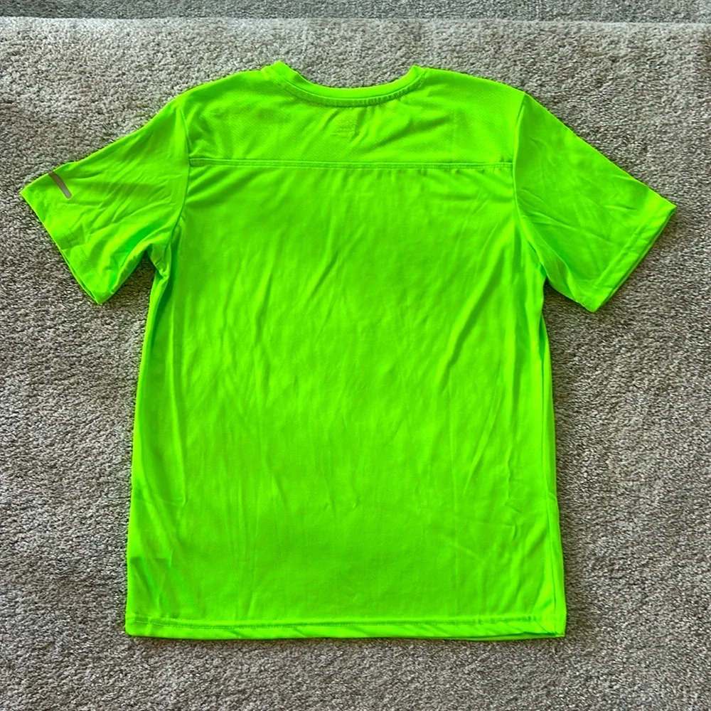 Athletic Works Boys Bright Green Shirt - Picture 4 of 4